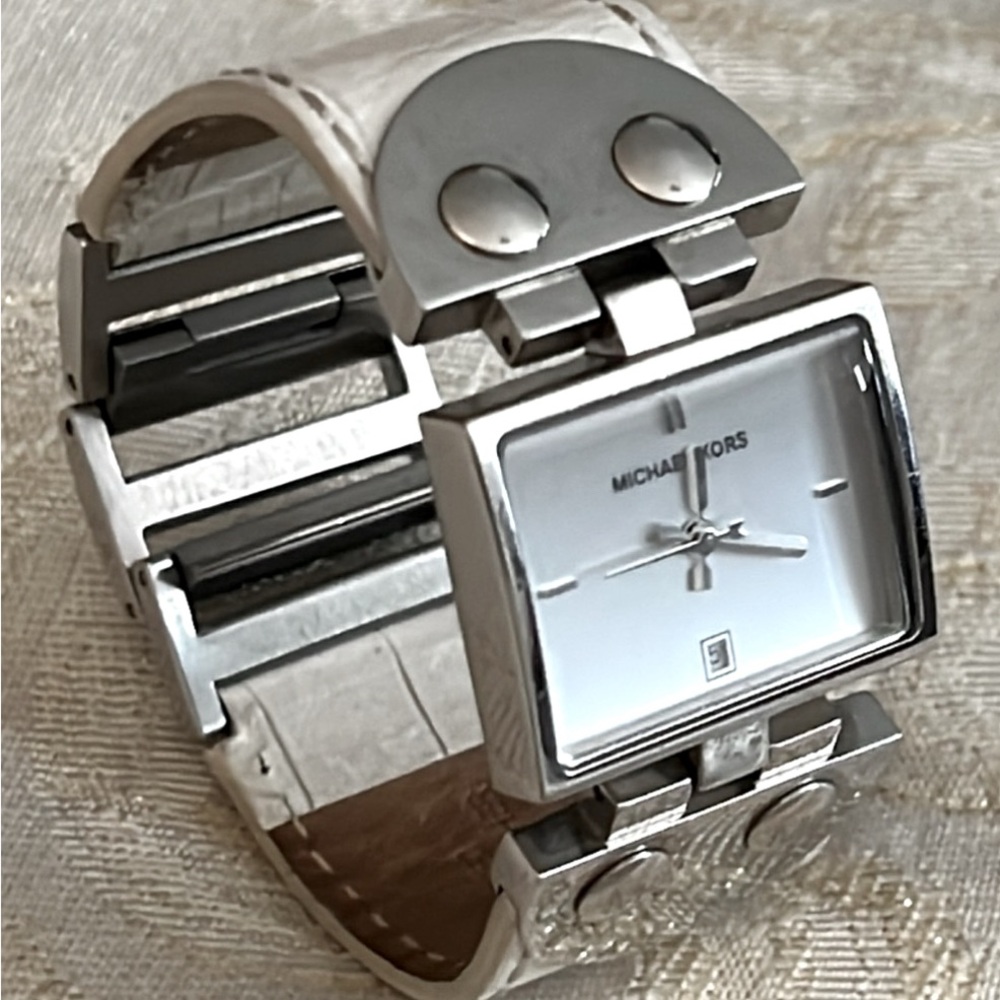 MICHAEL KORS MK4133 RECTANGULAR DIAL; 1" WHITE LEATHER BRACELET WATCH